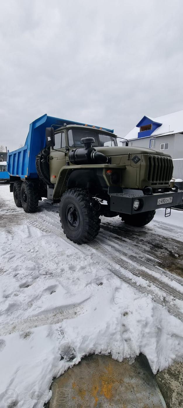 Самосвал Урал 55571 с задней разгрузкой